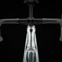 Vélo De Route TREK Emonda SL 7 Blanc/Holographic - 2023 11 Vélo De Route TREK Emonda SL 7 Blanc/Holographic - 2023 -Equipement vélo électrique Boutique velo de route trek emonda sl 7 blancholographic 2023 5