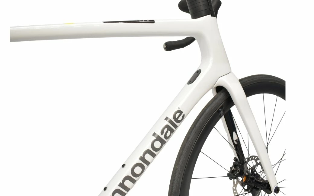 Vélo Route CANNONDALE SuperSix EVO Carbon Disc 105 Di2 Blanc/Noir - 2023 3 Vélo Route CANNONDALE SuperSix EVO Carbon Disc 105 Di2 Blanc/Noir - 2023 – Image 3
