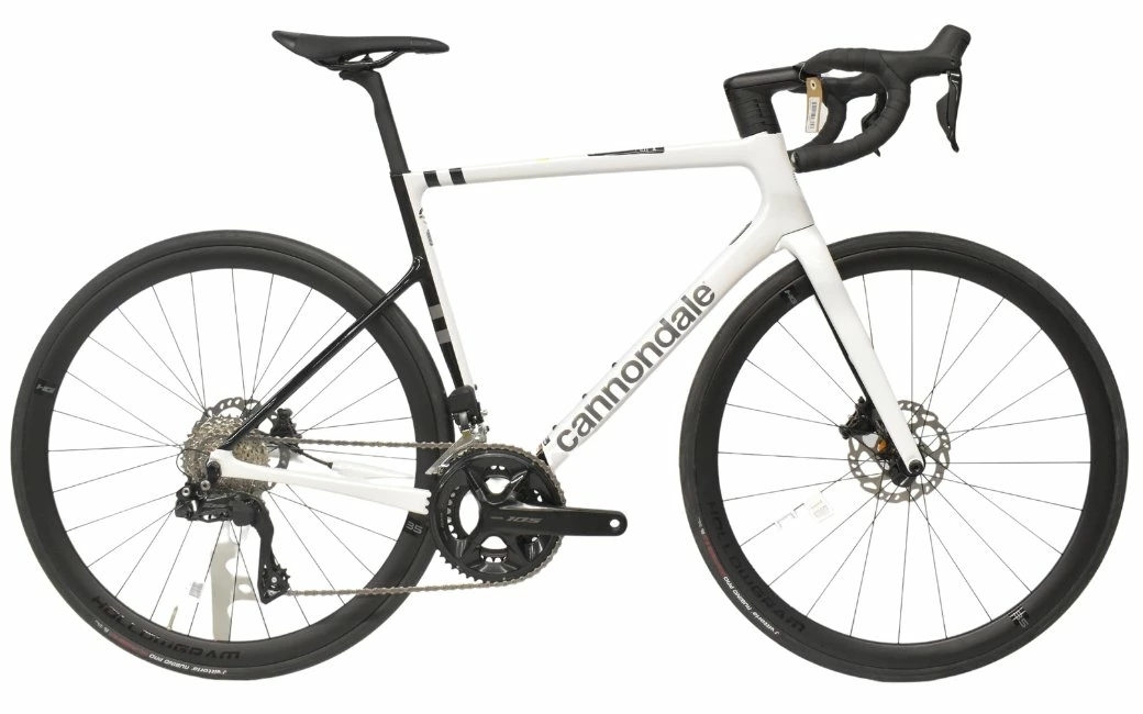Vélo Route CANNONDALE SuperSix EVO Carbon Disc 105 Di2 Blanc/Noir - 2023 1 Vélo Route CANNONDALE SuperSix EVO Carbon Disc 105 Di2 Blanc/Noir - 2023